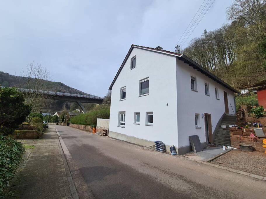Ferienwohnung Jungpfalzstieg Rinnthal エクステリア 写真